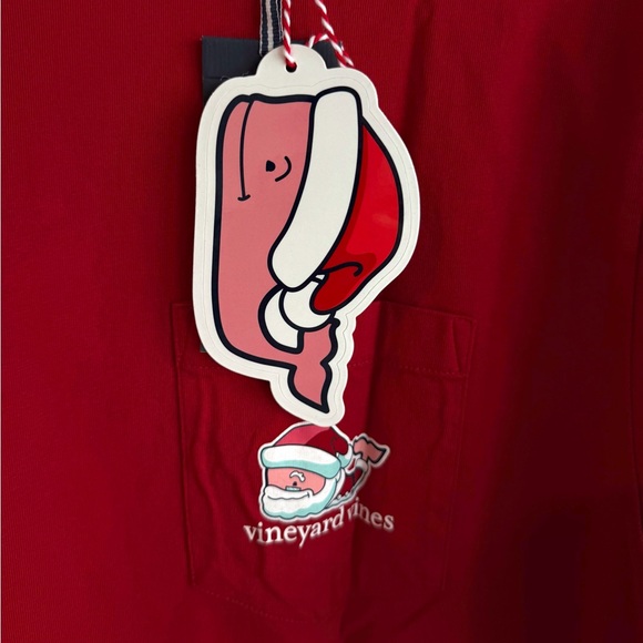NWT Vineyard Vines Santa Whale Christmas Red Long Sleeve Graphic Pocket Tee - Picture 4 of 9